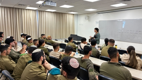 רגע לפני האזרחות: צעירי שדות נגב פותחים פרק חדש